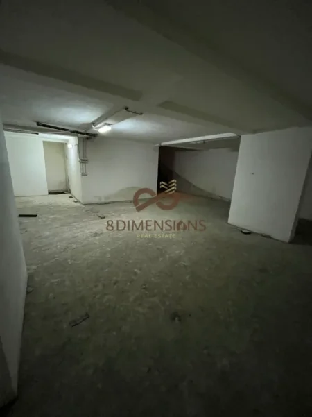 Tirane, shitet magazine Kati -1, 208 m² 150.000 € (rruga bardhyl)