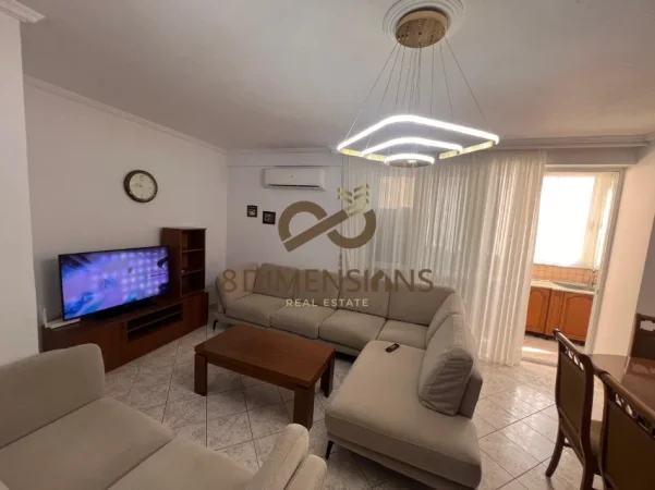 Tirane, jepet me qera 3+1 Kati 5, 110 m² 650 € (selvia)