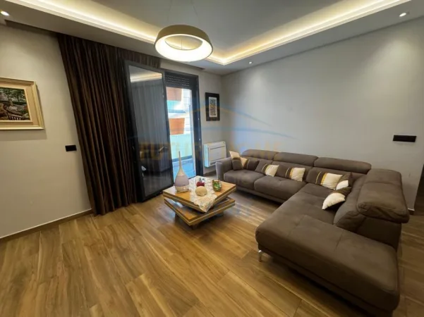 Tirane, jepet me qera apartament 2+1+Ballkon Kati 1, 91 m² 1.250 € (Sofia Residence)