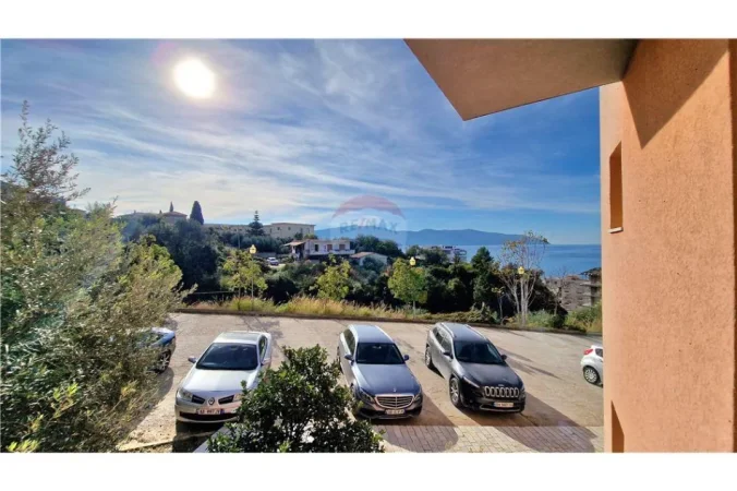 Vlore - Lungomare, shitet apartament 2+1 Kati 2, 80 m² 138.400 € (Rruga Dhimitër Konomi, Vlore)