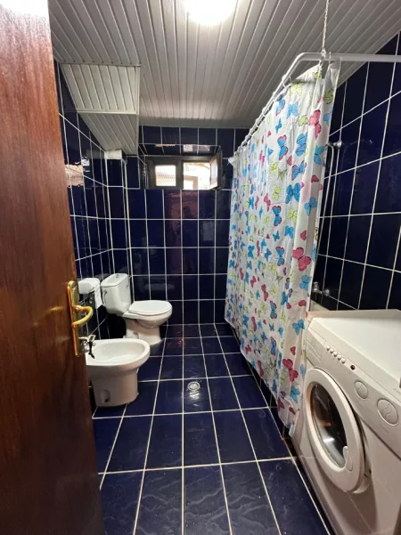 Tirane, jepet me qera apartament 1+1+Ballkon Kati 3, 56 m² 500 € (Rruga e Elbasanit)