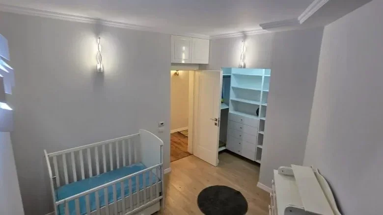 Tirane, jepet me qera apartament 3+1 Kati 2, 118 m² 1.000 € (Kodra e Diellit)