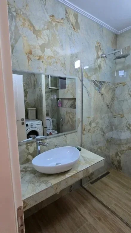 Tirane, jepet me qera apartament 3+1 Kati 2, 118 m² 1.000 € (Kodra e Diellit)