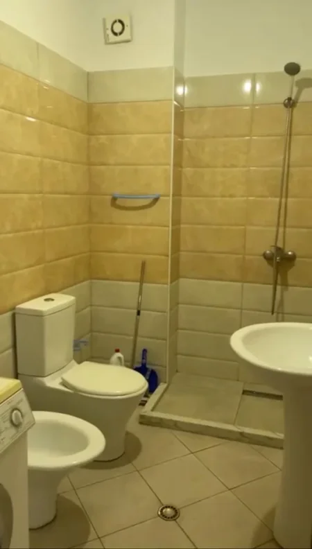 Tirane, jepet me qera apartament 2+1 Kati 5, 90 m² 520 € (ASTIR)