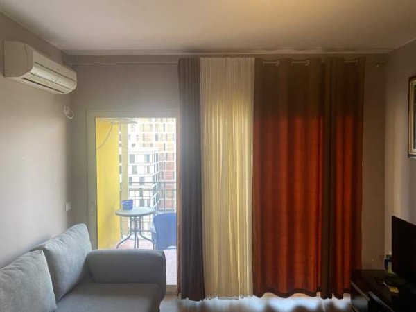 Tirane, jepet me qera apartament 2+1+BLK Kati 8, 87 m² 650 Euro