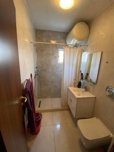 Tirane, jepet me qera apartament 2+1+BLK Kati 8, 87 m² 650 Euro