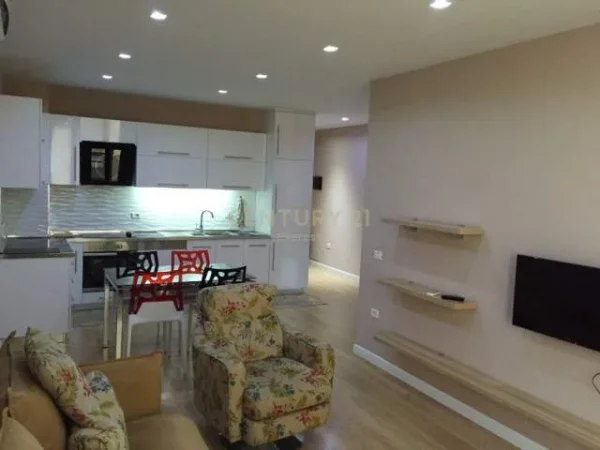 Tirane, shitet apartament 1+1+BLK 70 m² 155.000 Euro (kopshti zologjik)