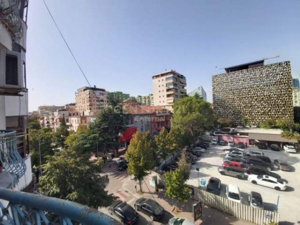 Tirane, jepet me qera apartament Kati 4, 120 m² 1.000 Euro