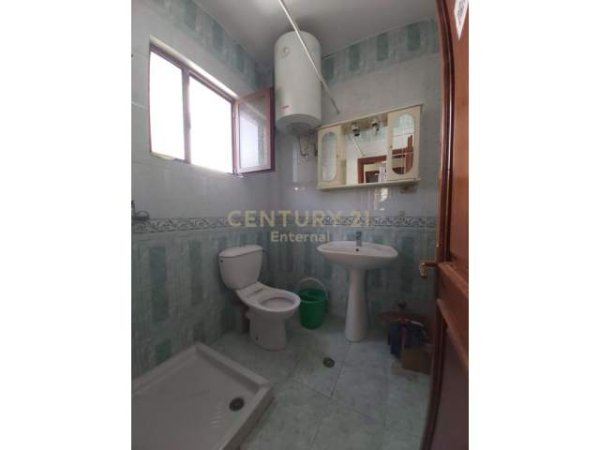 Tirane, jepet me qera apartament Kati 4, 120 m² 1.000 Euro
