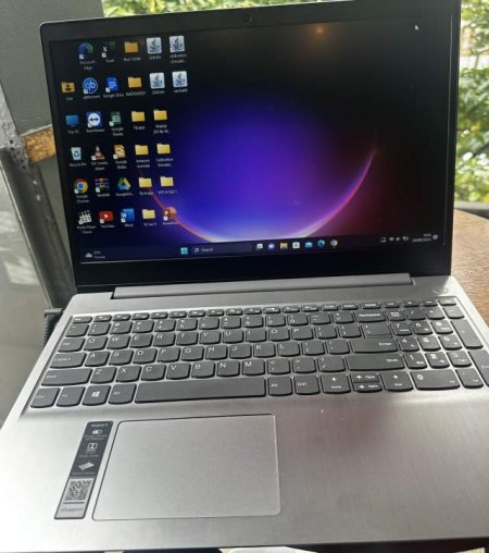 Tirane, shes Laptop LENOVO IDEAPAD 3 400 Euro