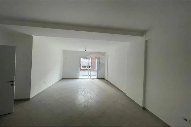Tirane, jepet me qera apartament 2+1 Kati 6, 117 m² 500 Euro (Pallati me Shigjeta)