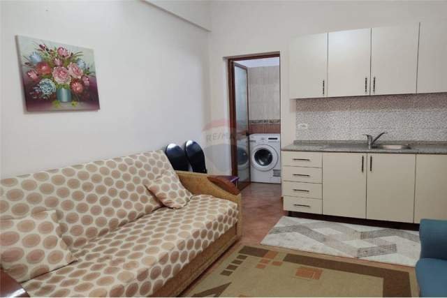 Tirane, jepet me qera apartament 1+1 Kati 2, 60 m² 340 Euro (Don Boski)
