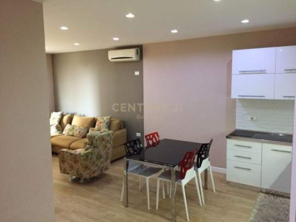 Tirane, shitet apartament 1+1+BLK Kati 3, 60 m² 155.000 Euro (kopshti zologjik)