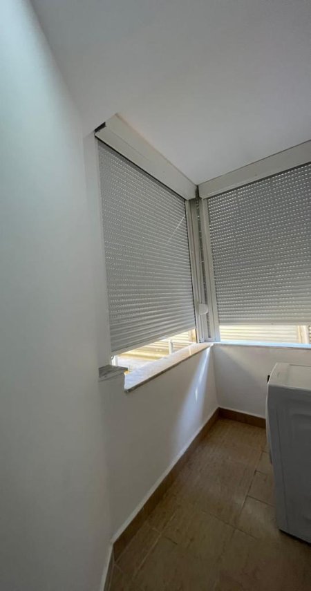Tirane, jepet me qera apartament 1+1 Kati 2, 70 m² 430 Euro (rruga Bill Klinton)