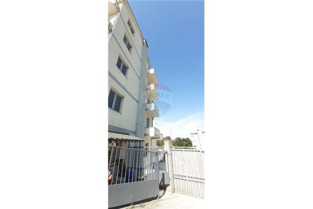 Tirane, jepet me qera ambjent biznesi Kati 0, 459 m² 3.500 Euro (Sauk)