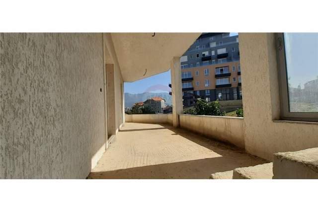 Tirane, jepet me qera ambjent biznesi Kati 0, 459 m² 3.500 Euro (Sauk)