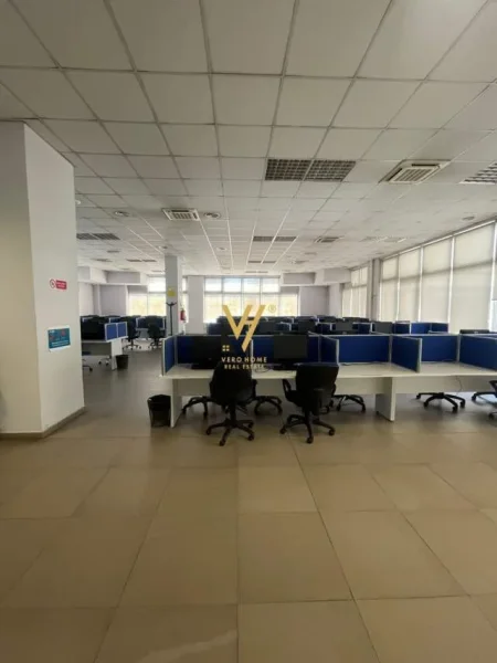 Tirane, jepet me qera zyre Kati -1 900 m² 9.000 Euro (DELIJORGJI)