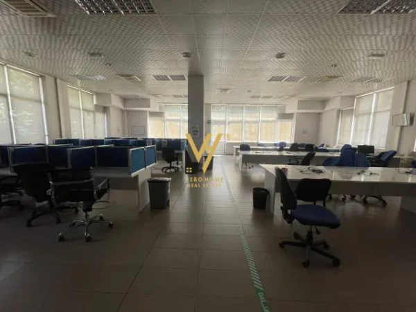 Tirane, jepet me qera zyre Kati -1 900 m² 9.000 Euro (DELIJORGJI)