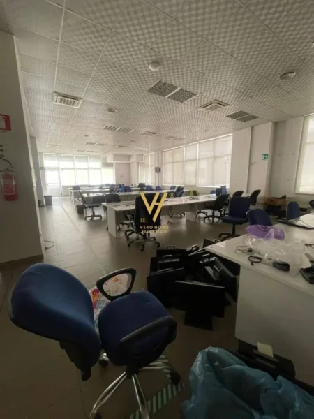 Tirane, jepet me qera zyre Kati -1 900 m² 9.000 Euro (DELIJORGJI)