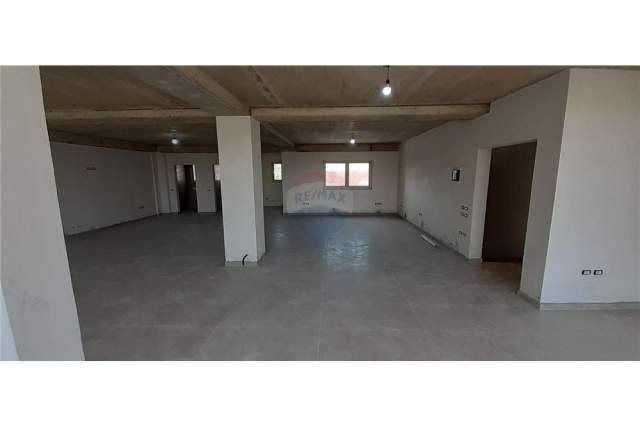 Tirane, jepet me qera ambjent biznesi Kati 1, 145 m² 1.200 Euro (Rruga e Shkodres)