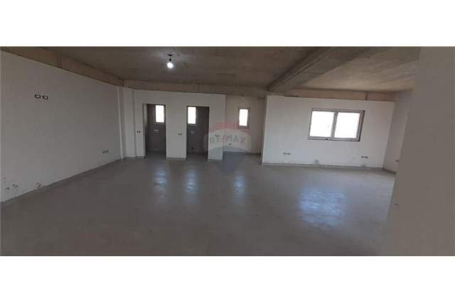 Tirane, jepet me qera ambjent biznesi Kati 1, 145 m² 1.200 Euro (Rruga e Shkodres)
