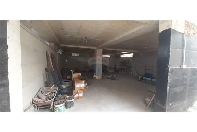 Tirane, jepet me qera ambjent biznesi Kati -1, 120 m² 1.000 Euro (Rruga e Shkodres)