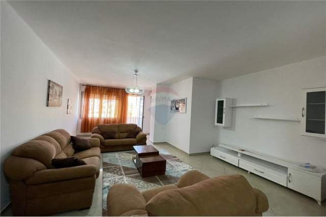 Tirane, jepet me qera apartament 2+1+BLK Kati 4, 101 m² 600 Euro (DON BOSKO)