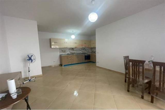 Tirane, jepet me qera apartament 3+1+BLK Kati 5, 110 m² 450 Euro (Astir)
