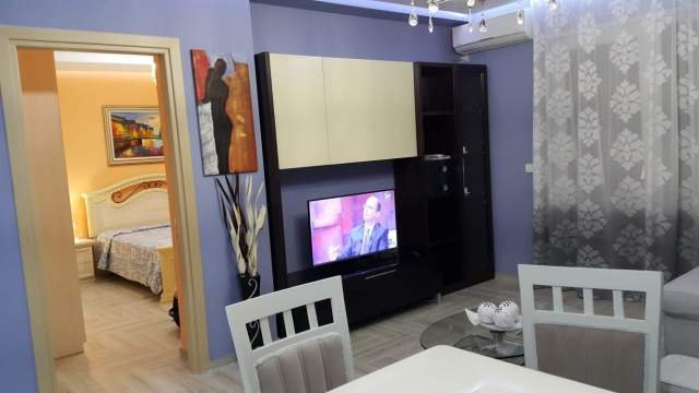 Tirane, jepet me qera apartament 1+1+BLK Kati 2, 61 m² 500 Euro (Rruga Ferit Xhajko)