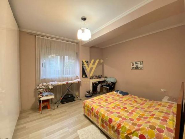 Tirane, jepet me qera apartament 1+1 Kati 2, 90 m² 500 Euro (selite)