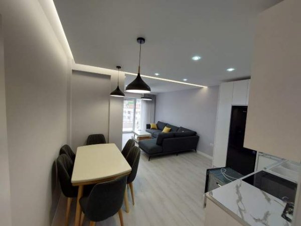 Tirane, jepet me qera apartament 2+1+BLK Kati 6, 108 m² 750 Euro (Prane Shkolles Osman Myderizi)