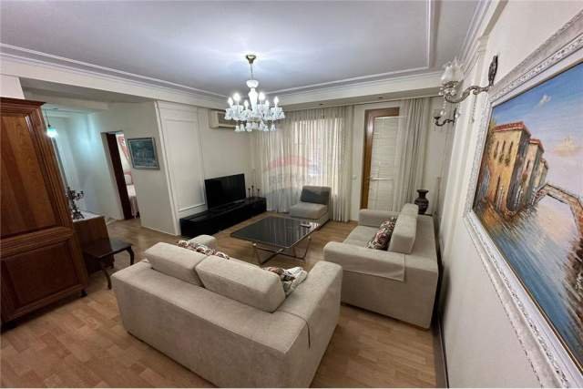 Tirane, ofert apartament Kati 2, 120 m² 1.000 Euro (Rr. e Barikadave)