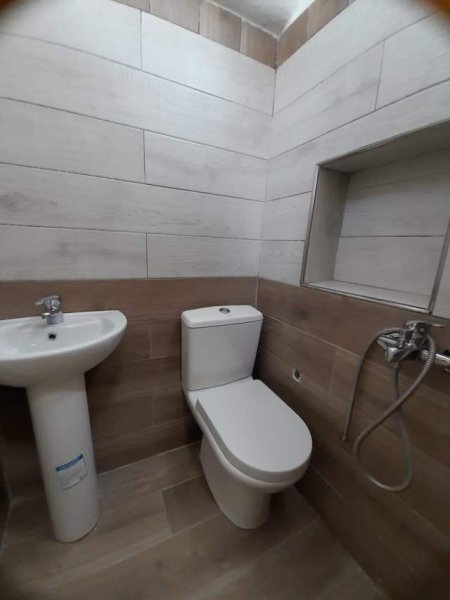 Tirane, jepet me qera Kati 2, 35 m² 310 Euro (Bulevardi i Ri)
