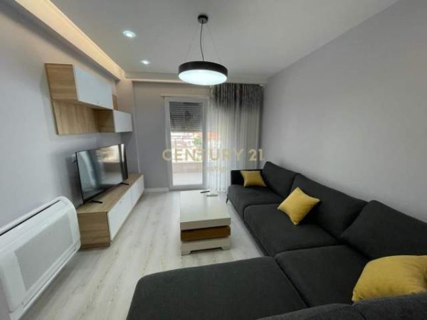 Tirane, jepet me qera apartament 1+1+A+BLK 100 m² 750 Euro (mbas ambasades amerikane)