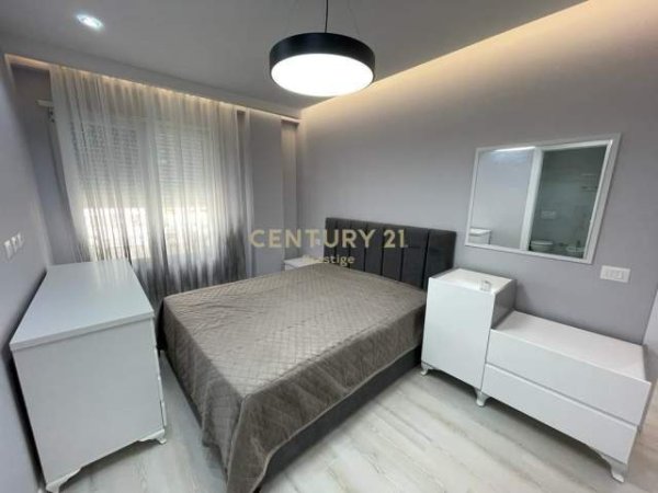 Tirane, jepet me qera apartament 1+1+A+BLK 100 m² 750 Euro (mbas ambasades amerikane)