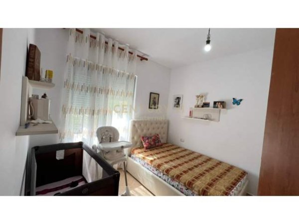 Tirane, shitet apartament 2+1+BLK 90 m² 720.000 Euro (fresku)