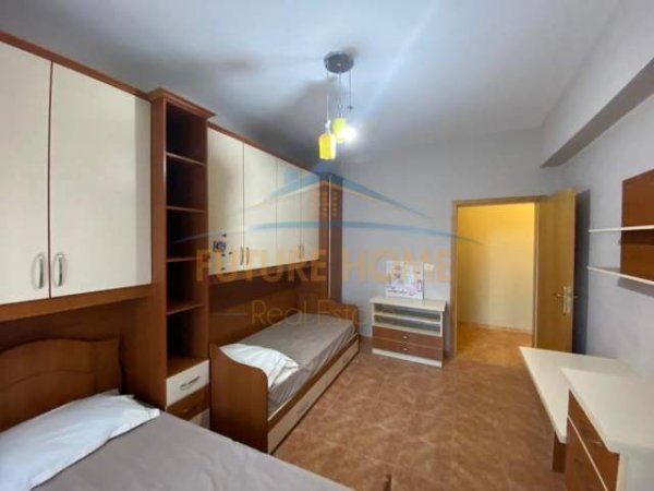 Durres, shitet apartament Kati 1, 124 m² 150.000 Euro (Rruga Taulantia)