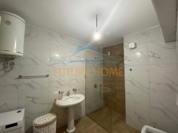 Durres, shitet apartament 1+1 124 m² 150.000 Euro (Rruga se Portit, Durres)