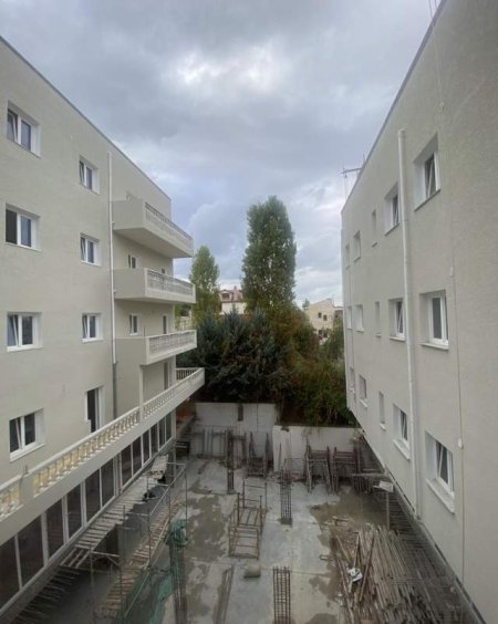 Tirane, shes apartament 1+1 Kati 2, 43 m² 1.250 Euro/m2 ne  SELITE mbi Universitetin Marin Barleti
