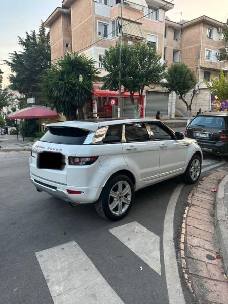 Tirane, shitet Range Rover Evoque Viti 2013, 16.000 Euro