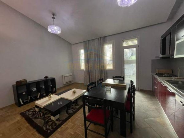 Tirane, jepet me qera apartament Kati 5, 88 m² 600 Euro (Shallvaret)