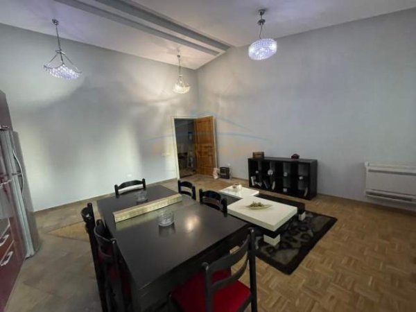 Tirane, jepet me qera apartament Kati 5, 88 m² 600 Euro (Shallvaret)