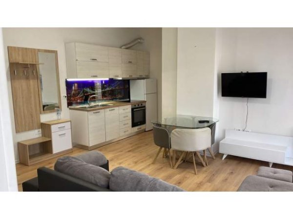 Tirane, jepet me qera apartament 1+1+A+BLK Kati 1, 60 m² 450 Euro (21 DHJETORI)