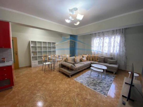 Durres, shitet apartament Kati 1, 124 m² 150.000 Euro (Rruga Taulantia)