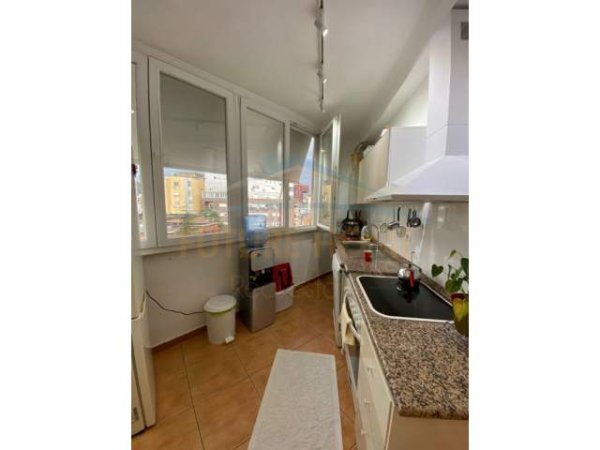 Tirane, jepet me qera apartament Kati 3, 103 m² 800 Euro (21 Dhjetori)