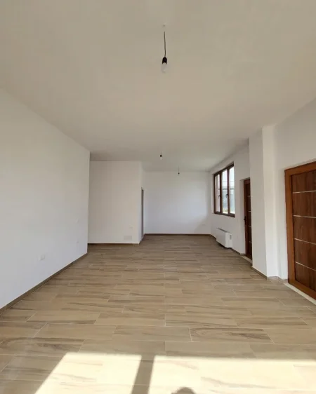 Tirane, jepet me qera Vile 5+1 Kati 3, 600 m² 3.800 € (Teg)