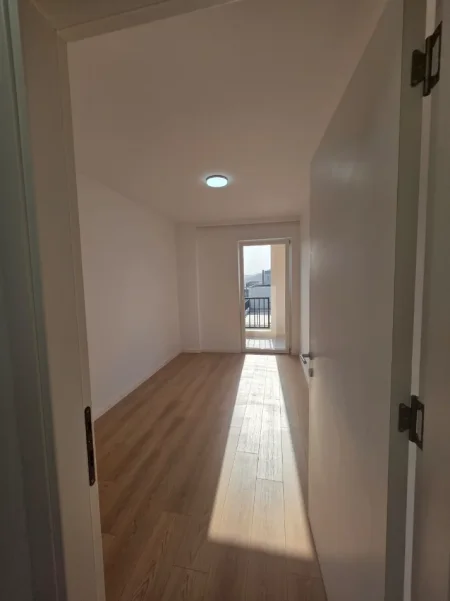 Tirane, jepet me qera apartament 2+1 Kati 2, 128 m² 450 € (Kombinat)
