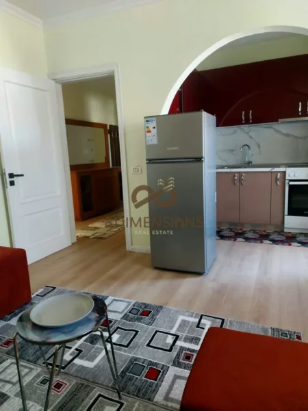 Tirane, jepet me qera apartament 1+1+Ballkon Kati 5, 60 m² 480 € (ali demi)