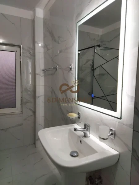 Tirane, jepet me qera apartament 1+1+Ballkon Kati 5, 60 m² 480 € (ali demi)