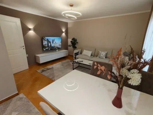 Tirane, shitet apartament 1+1 Kati 4, 64 m² 145.000 € (SELVIA)